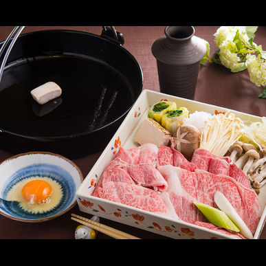 熊谷で肉料理を楽しむならすき焼きはいかがでしょうか